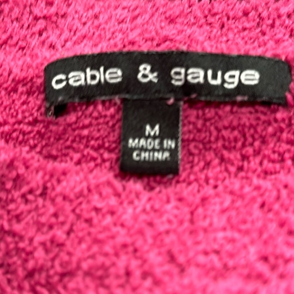 Super Soft & Snuggly Cable & gauge Fuchsia  Sweater, Oversized Crop Look,  M - Picture 2 of 7